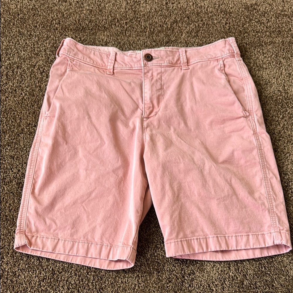 Pink Casual Shorts   Hollister size 31